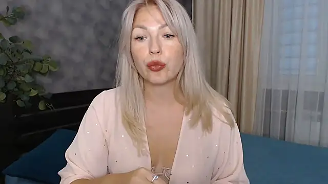 Show modela HelenOneLove na web-kameri