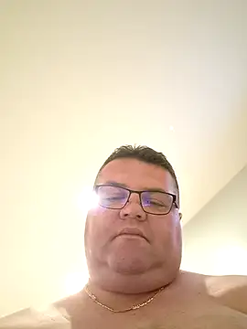 הופעת וובקאם של Tataurs