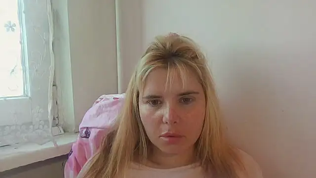 Chat XXX Live HornyElena