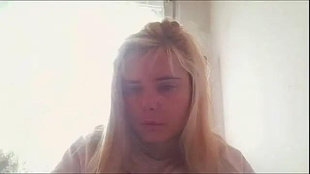 צ'אט XXX בשידור חי של HornyElena