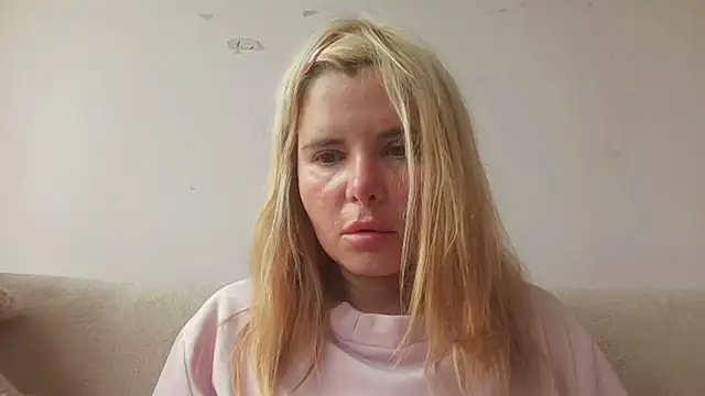 HornyElena's Live XXX Chat