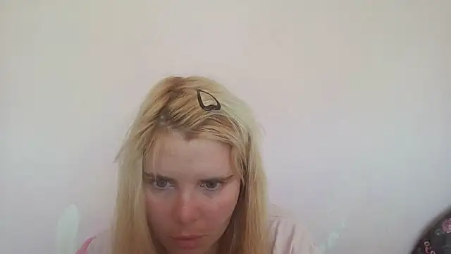 HornyElenaのウェブカメラショー
