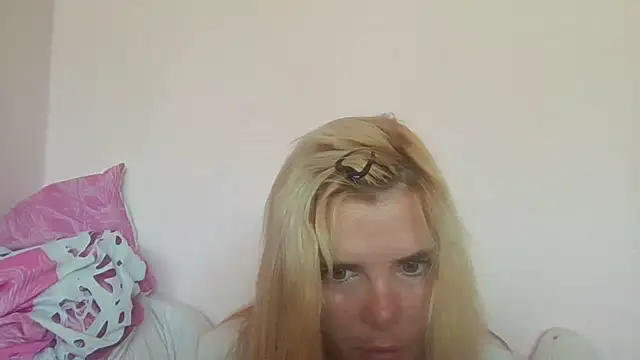 XXX chat uživo modela HornyElena