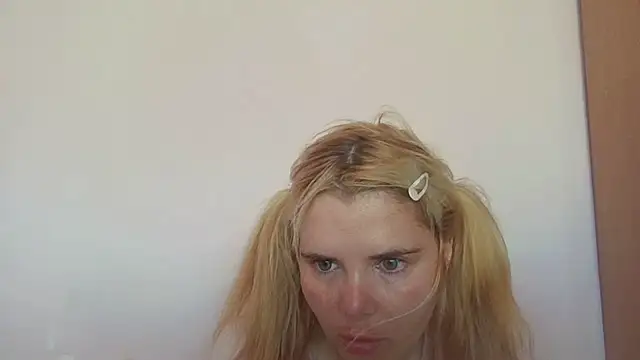 HornyElena's Live XXX Chat