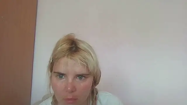 HornyElena Chat XXX in diretta