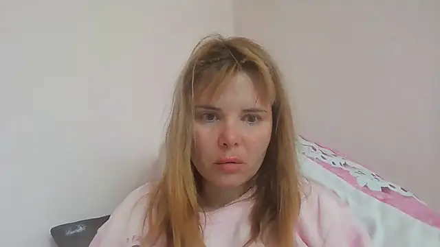HornyElena's Webcam Show