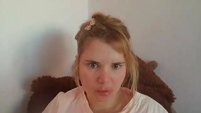 HornyElena Live XXX-chat
