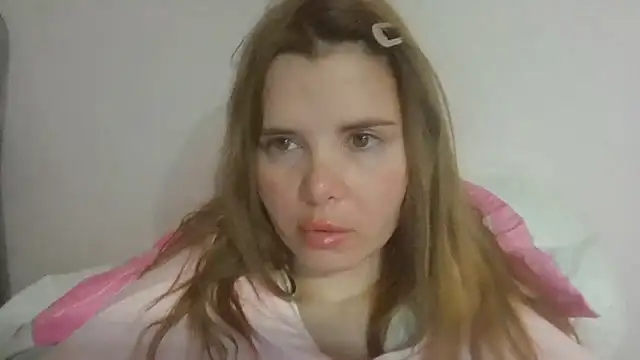 HornyElena 即時 XXX 聊天