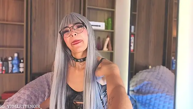 Czat XXX na żywo – _ViolletteNoir_