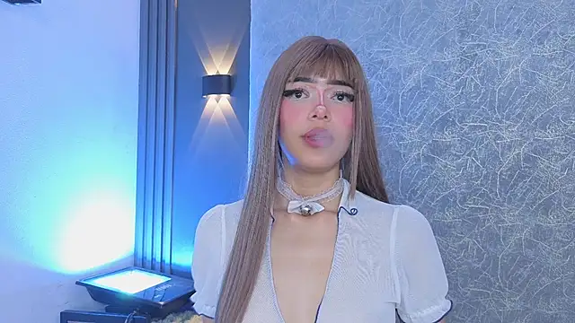_ViolletteNoir_ Show in webcam