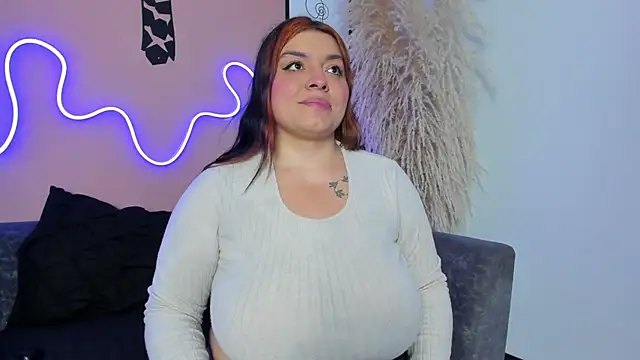 karo_linee1 élő XXX-chatje