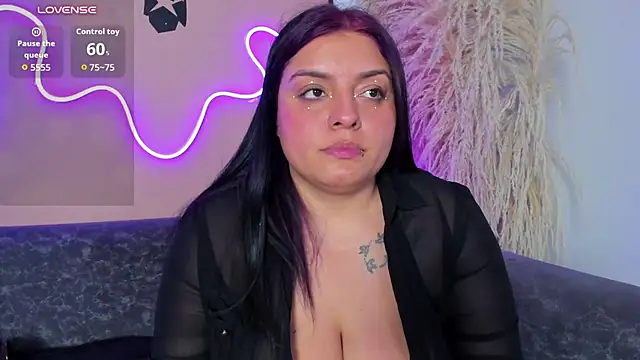 Chat +18 de karo_linee1 ao vivo