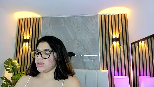 Carlotta_de_velour live XXX chat