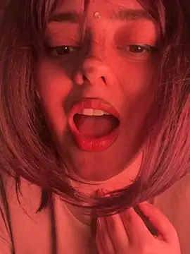 Pokazy przed kamerką – candicewest_