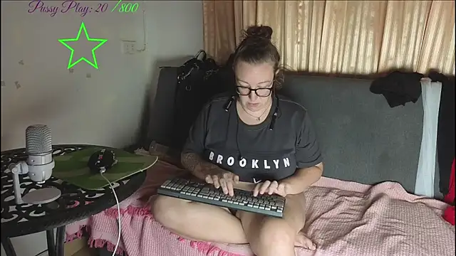 JadeStarUK Chat XXX live