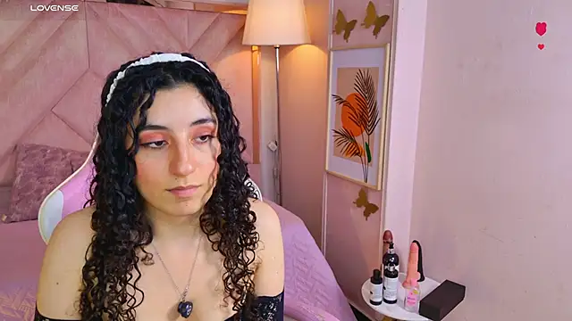 Онлайн чат XXX DemiJones_