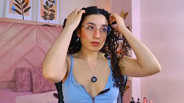 DemiJones_ Adlı Modelin Canlı XXX Sohbeti