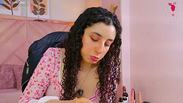 Chatroom XXX en direct de DemiJones_