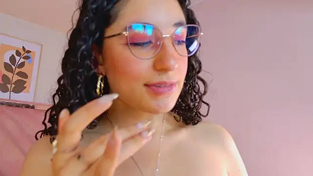 Chatroom XXX en direct de DemiJones_