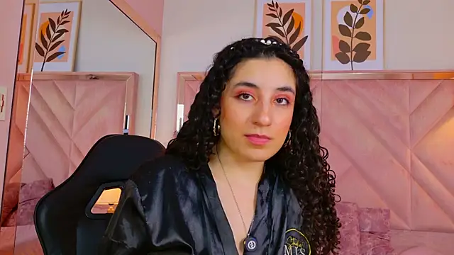 Chatroom XXX en direct de DemiJones_