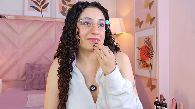 Chat XXX en directo de DemiJones_