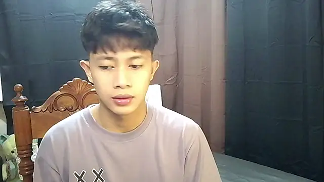 Urloverhardcock 网络视讯表演