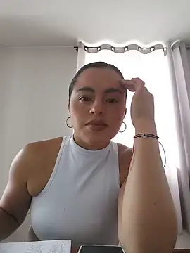 Show de ALEJA__22 na webcam