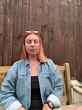 PervyxMilfxx 现场性爱视讯表演