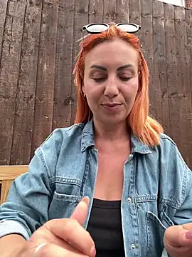 PervyxMilfxx 网络视讯表演