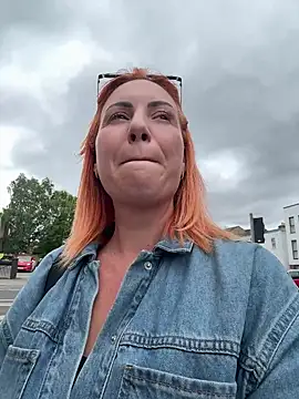 PervyxMilfxx 现场性爱视讯表演