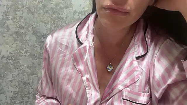 Pokój czatu na żywo – Angelinaa19