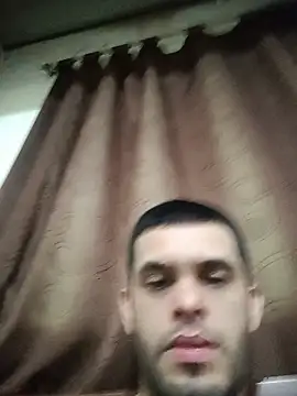 James21990 Show in webcam