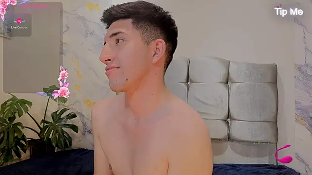 Un_Sluttyy webcam show