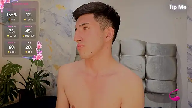 Un_Sluttyy: διαδικτυακό σόου στην κάμερα