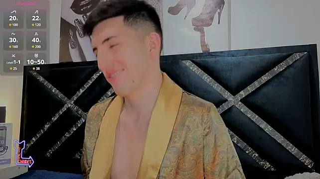 Un_Sluttyy Шоу с уебкамера