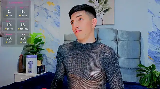 Un_Sluttyy Adlı Modelin Web Kamerası Şovu