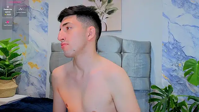 Un_Sluttyy Adlı Modelin Web Kamerası Şovu