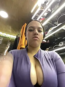 CelesteJones1 Adlı Modelin Canlı XXX Sohbeti