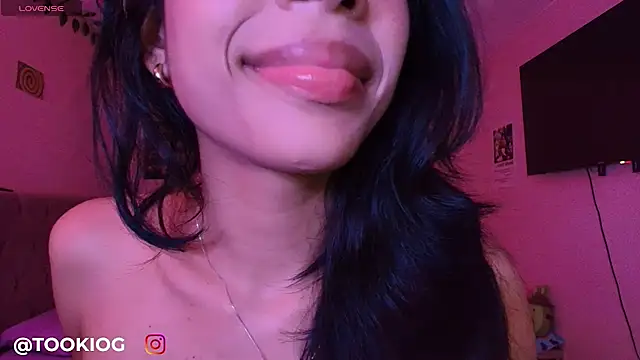 Chatroom XXX en direct de TOOKIOG_