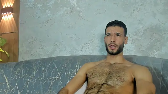 Jacob_Benelli Show in webcam