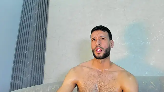 Jacob_Benelli Show in webcam