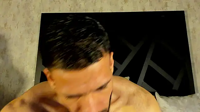 Jacob_Benelli Show in webcam