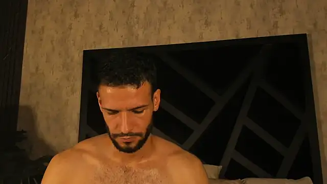 Jacob_Benelli Show in webcam