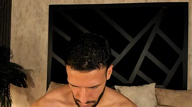 Jacob_Benelli Show in webcam