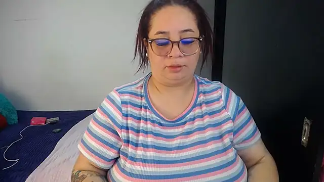 XXX chat uživo modela kattybbwbigboobs_