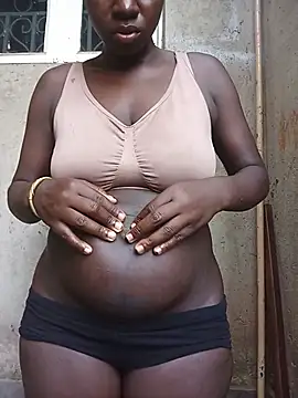 XXX chat uživo modela Momojasmine0