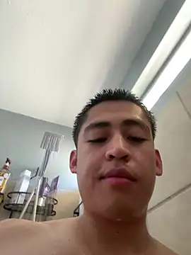 VirginBoyCock Adlı Modelin Web Kamerası Şovu