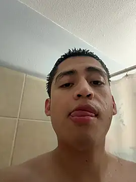 VirginBoyCock Show in webcam