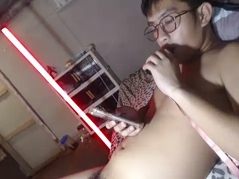 Pokazy przed kamerką – Yourbigcockasian_xx