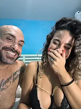Show de vivianeleoa na webcam